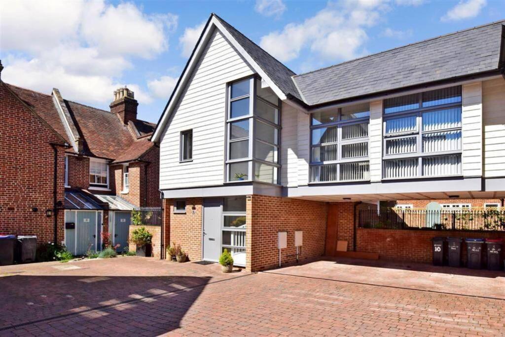 Modern City Centre House With Free Parking Canterbury Buitenkant foto
