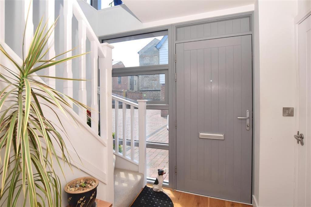 Modern City Centre House With Free Parking Canterbury Buitenkant foto