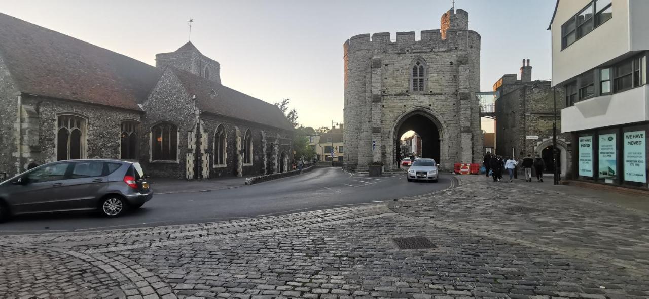Modern City Centre House With Free Parking Canterbury Buitenkant foto