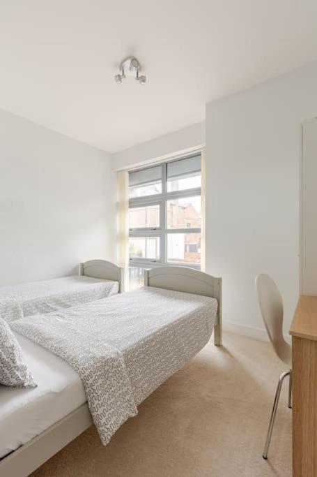 Modern City Centre House With Free Parking Canterbury Buitenkant foto