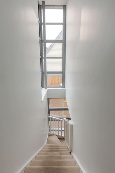 Modern City Centre House With Free Parking Canterbury Buitenkant foto