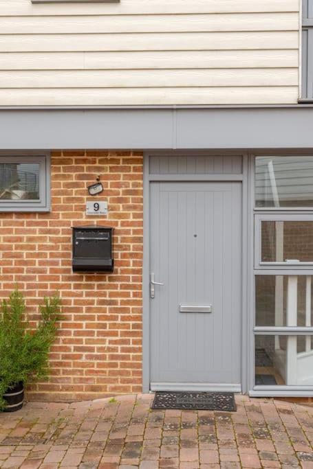 Modern City Centre House With Free Parking Canterbury Buitenkant foto
