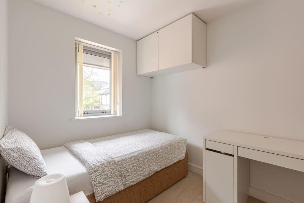 Modern City Centre House With Free Parking Canterbury Buitenkant foto