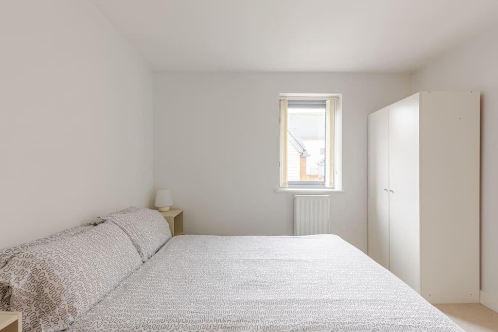 Modern City Centre House With Free Parking Canterbury Buitenkant foto