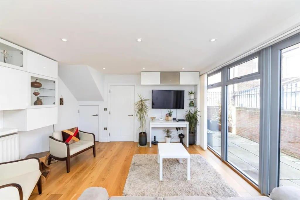 Modern City Centre House With Free Parking Canterbury Buitenkant foto